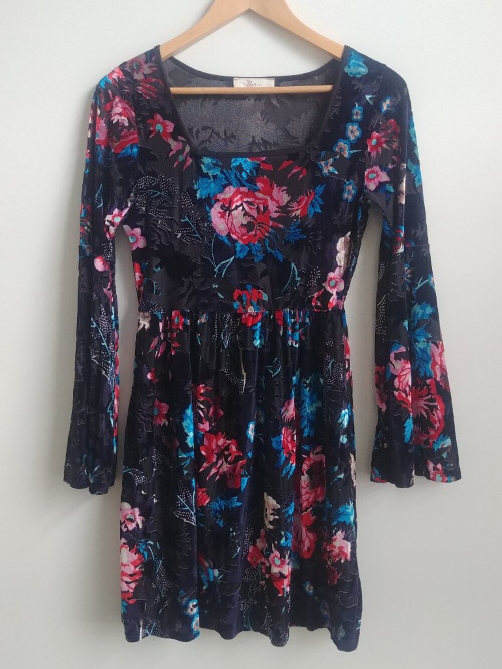 Stretchy velvet floral motif blue red fit and flare skater dress bell sleeves M